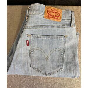 Levis Womens Classic Straight Jeans Size 6 W28 L30 Light Wash 60% Cotton Blend